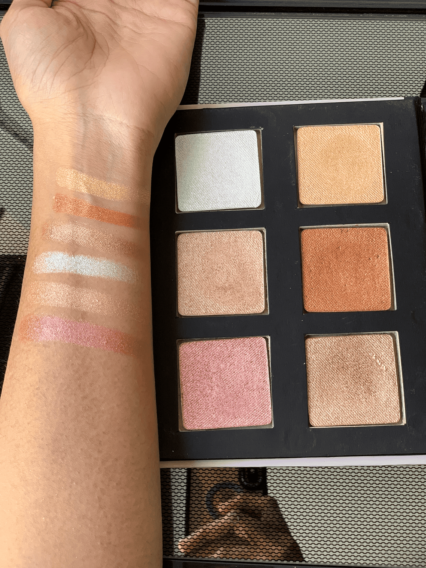 Beauty World Most Pigmented Highlighter Palette