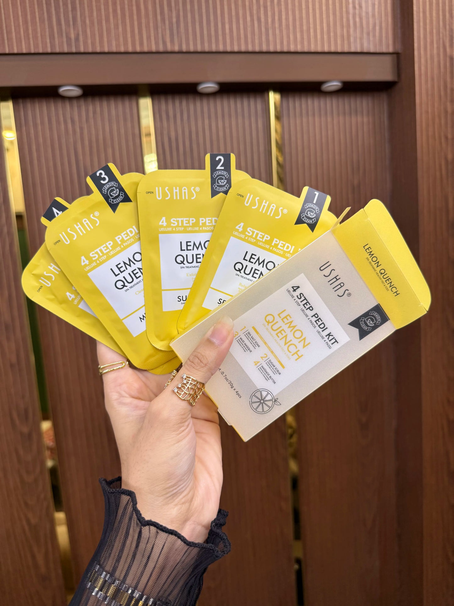 Ushas 4-Step Luxury Pedi Kit β Spa-Perfect Feet at Home