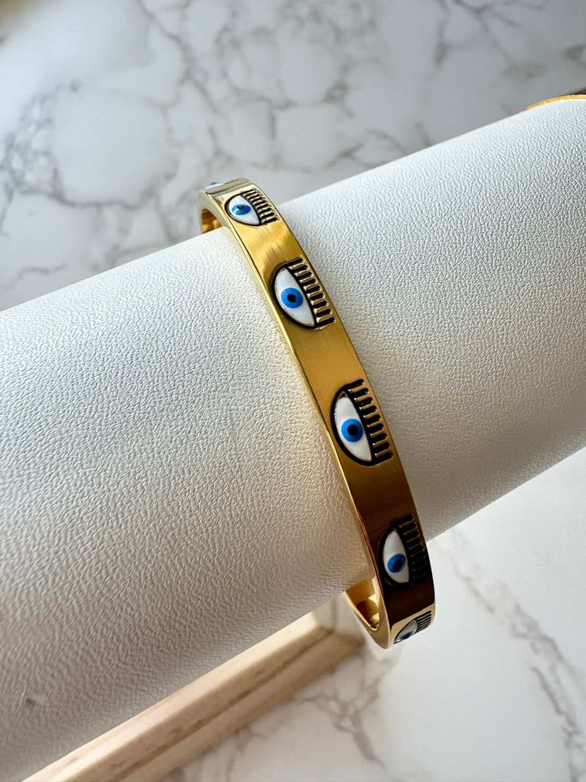Stainless steel evil eye handcuff