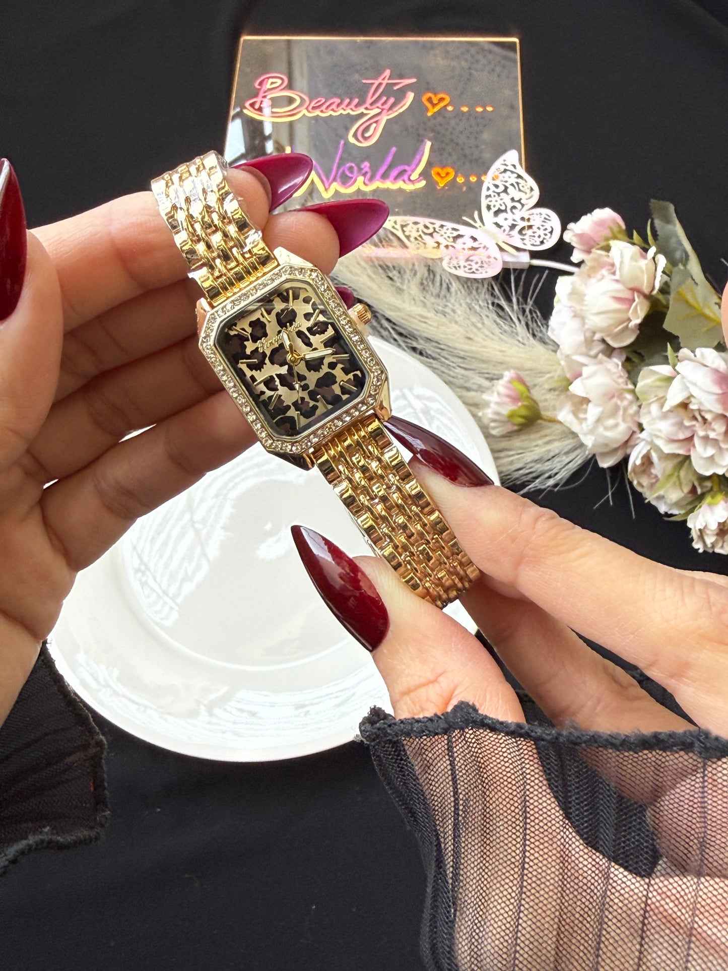 Stainless steel leopard print women’s watch