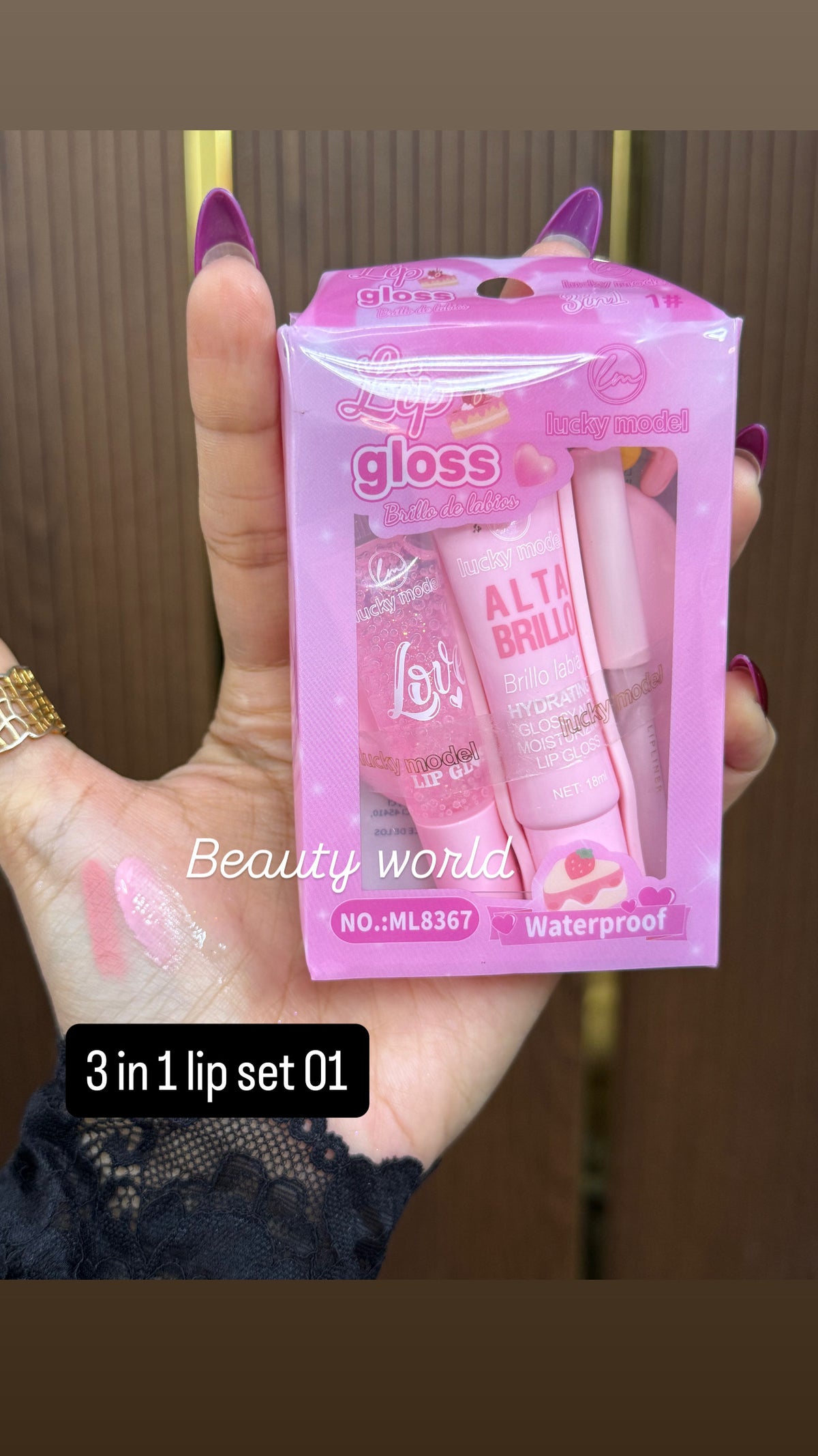 Lucky Model 3-in-1 Lip Gloss & Lip Liner Set 💗