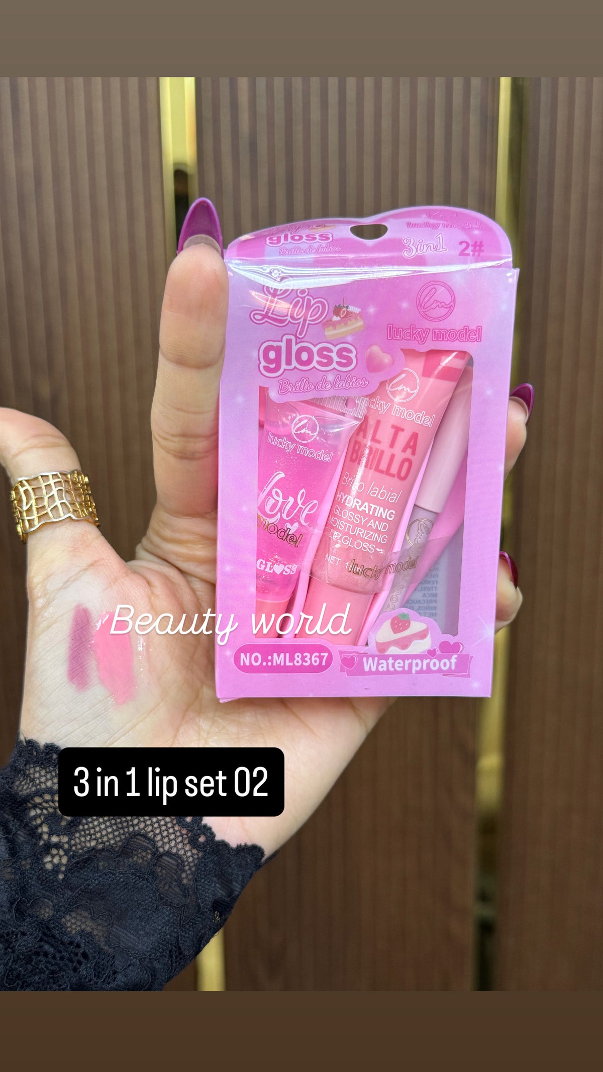 Lucky Model 3-in-1 Lip Gloss & Lip Liner Set 💗