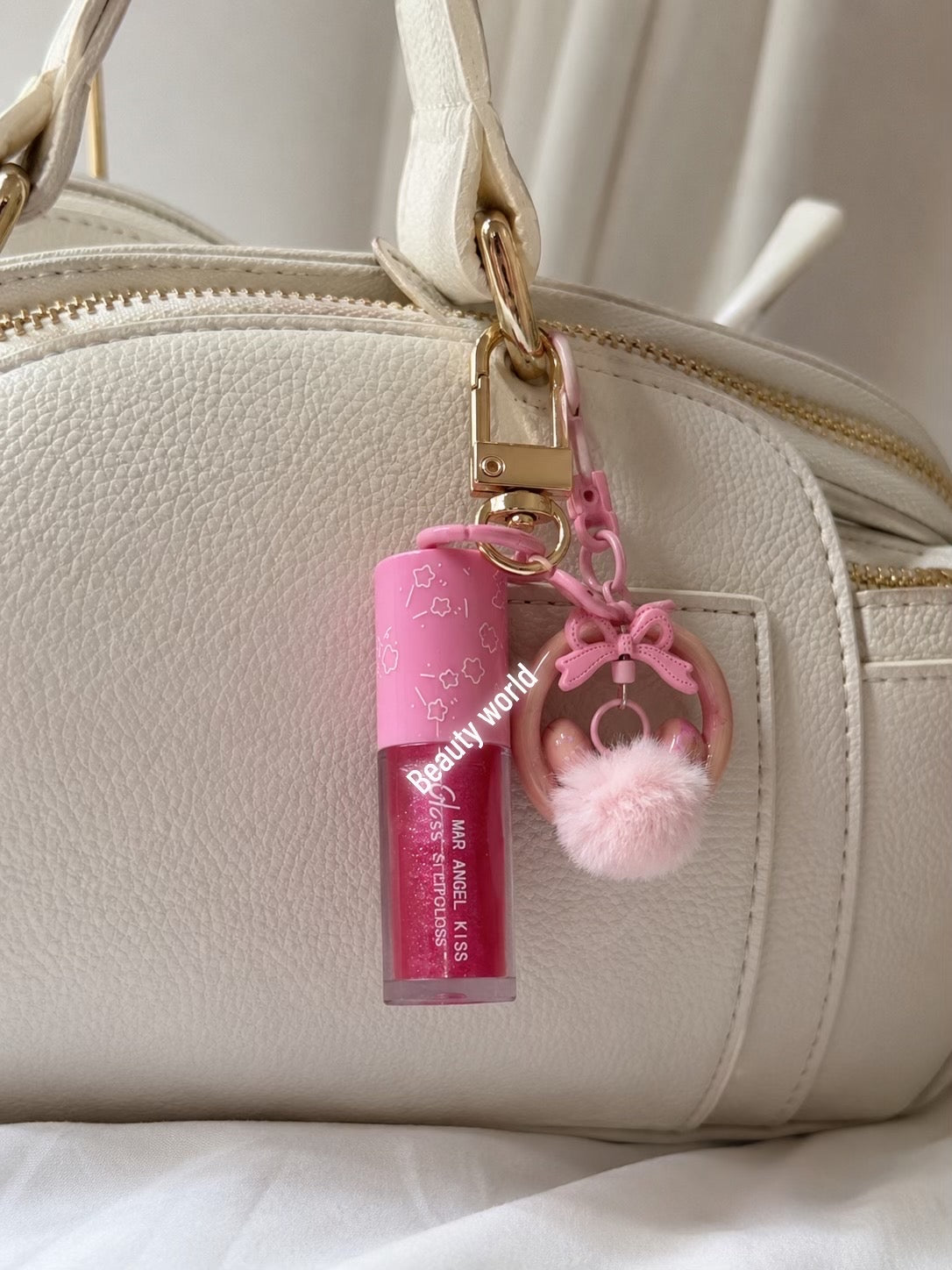🎀 Gloss, glam & a little extra cuteness! 💕✨hanging charm lipgloss