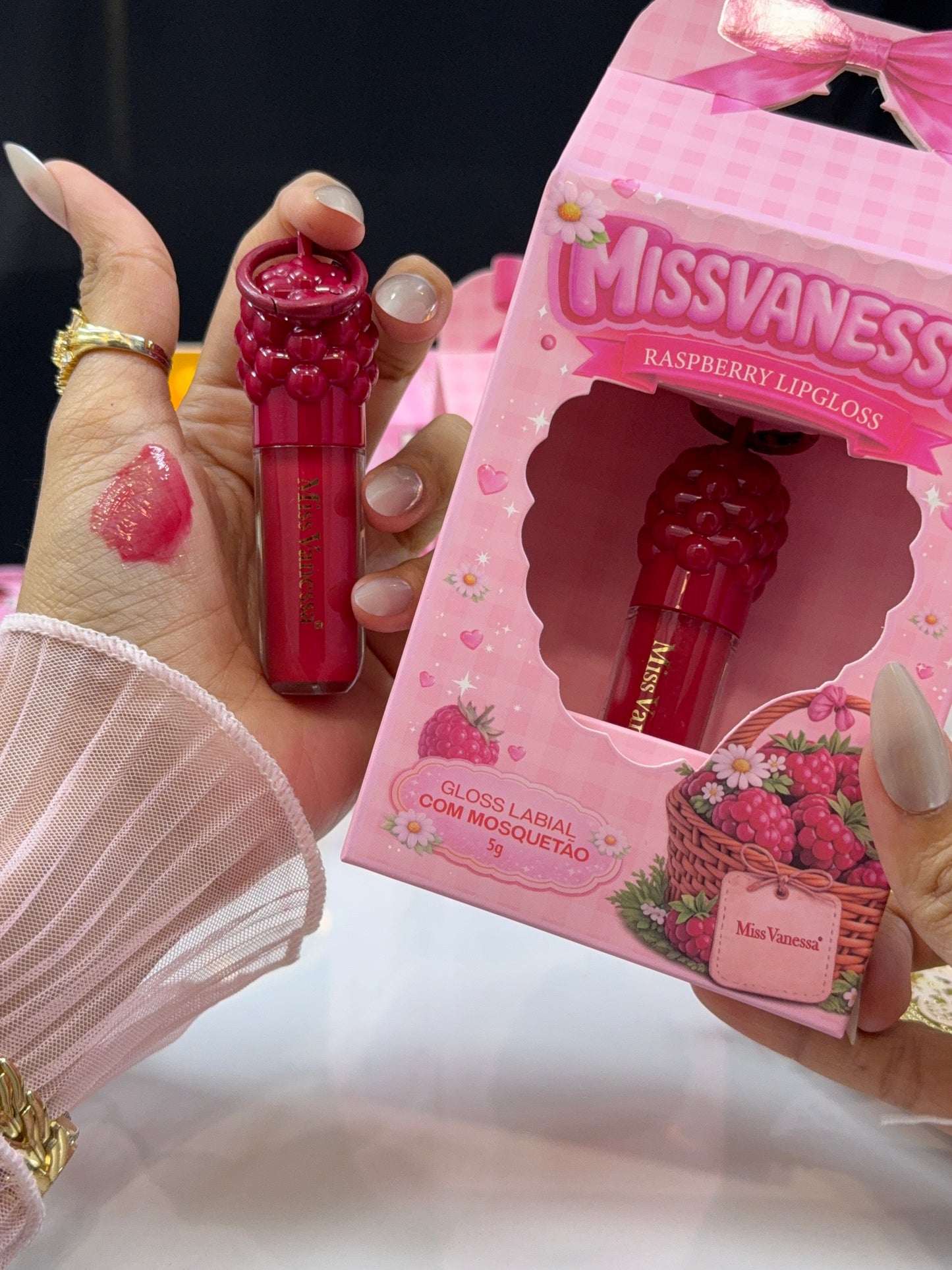 Miss Vanessa cute charm hanging glosses 💓 🎀💄